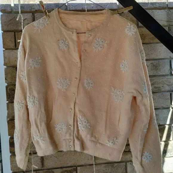 🤩HOST PICK🔥1950's Beaded Cashmere  sweater - Picture 2 of 14